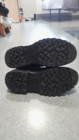 Botas Magnum Talla 42 Negras