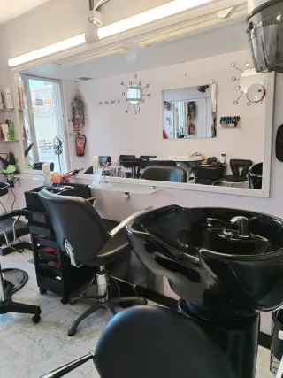 Se traspasa peluquería apie de Callie en zona