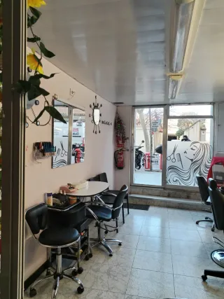 Se traspasa peluquería apie de Callie en zona