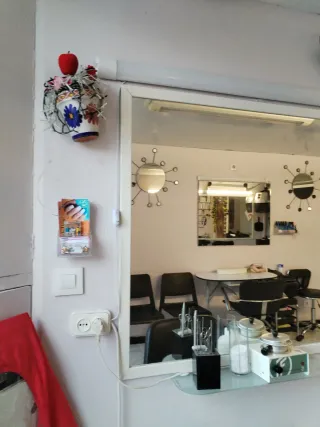 Se traspasa peluquería apie de Callie en zona