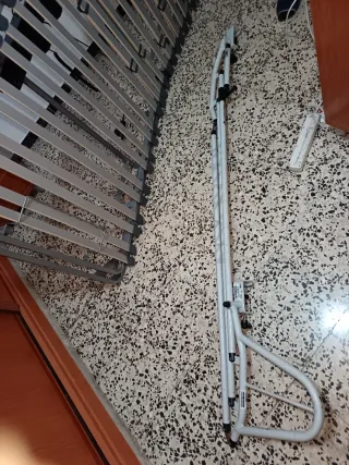 Cama articulada metálica con somier