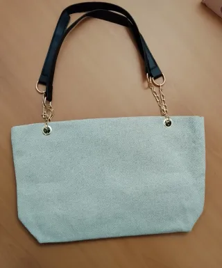 Bolso con charm de ciervo
