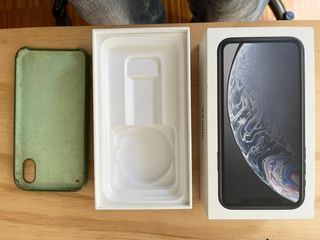 iPhone XR Nero + caricatore wireless