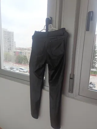 Pantalones polipiel térmicos elásticos