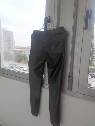Pantalones polipiel térmicos elásticos