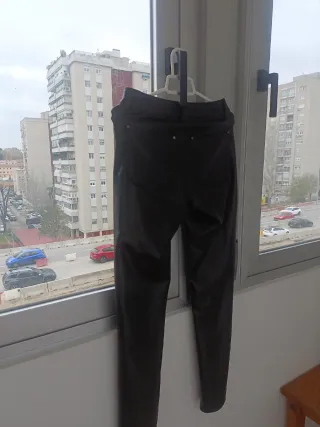 Pantalones polipiel térmicos elásticos