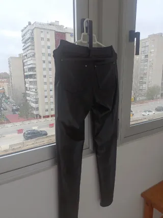 Pantalones polipiel térmicos elásticos