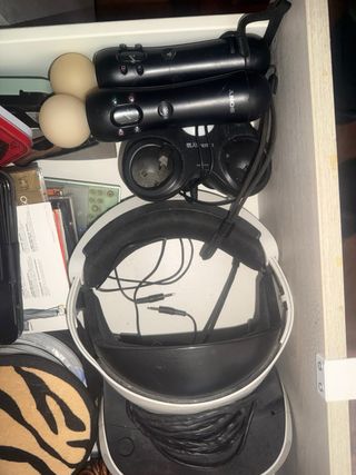 Ps4 pro box non vendo pezzi sfusi