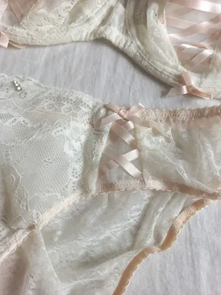 95D encaje y lacitos