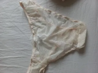 95D encaje y lacitos