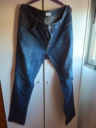 Pantalón vaquero slim azul