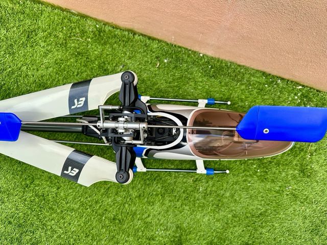 Helicóptero Thunder Tiger Raptor 90