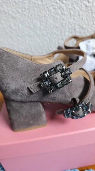 Zapatos de tacón joya grises