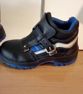 Zapatos de seguridad negros y azules