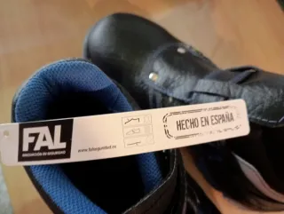Zapatos de seguridad negros y azules