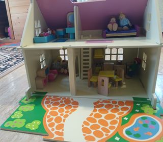 CASA DE MUÑECAS DE MADERA PORTÁTIL BIGJIGS TOYS