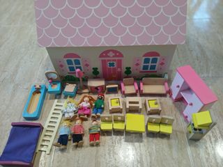 CASA DE MUÑECAS DE MADERA PORTÁTIL BIGJIGS TOYS