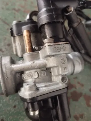 Carburador 17.5 y piezas motor moto