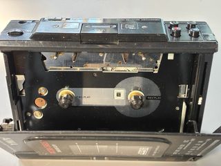 Aiwa HS-J36 Walkman Radio Cassette Autoreverse