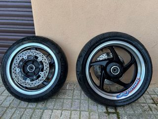 Llantas TMAX 500 2005