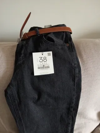 Pantalón vaquero negro con cinturón talla 38