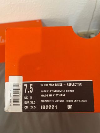 Nike Air Max Muse Reflectantes Talla 38.5