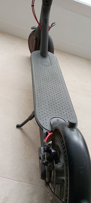 Patinete Xiaomi PRO + cargador + caja + casco