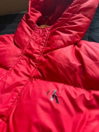 Abrigo Calvin Klein Rojo