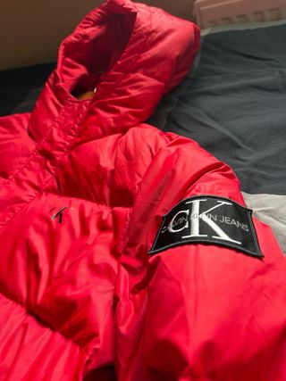 Abrigo Calvin Klein Rojo