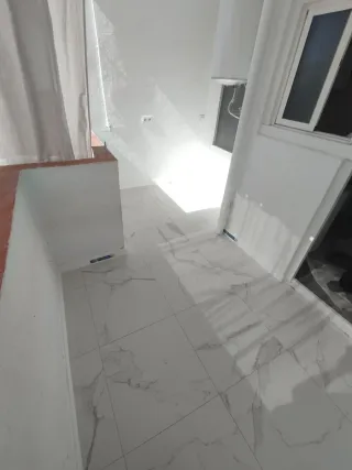 Herramientas para poner suelo de balcón