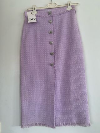 Falda midi Zara morada botones joya