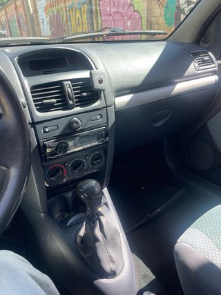 Renault Clio 2005