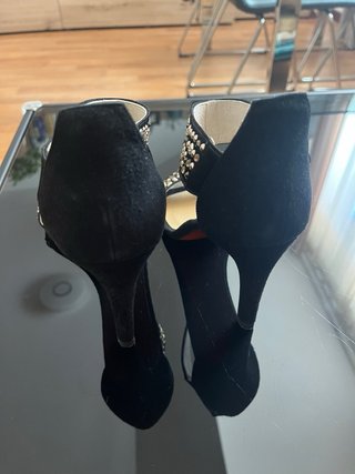 Sandalias LODI negras y doradas usadas dos veces!