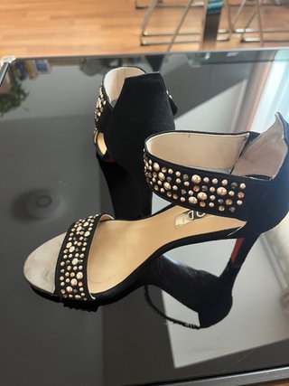 Sandalias LODI negras y doradas usadas dos veces!