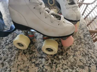 Patines de 4 ruedas blancos