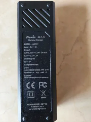 Cargador Fenix ARE-D1