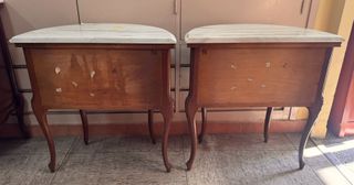 PAR DE MESITAS ANTIGUAS