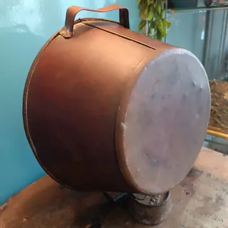 Antico oggetto in rame Tina/Cubo