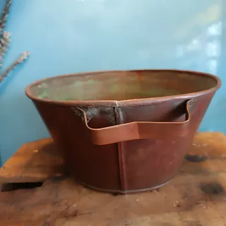 Antico oggetto in rame Tina/Cubo