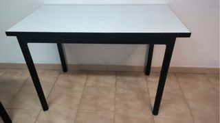 Tavoli da studio metallici bianchi e neri