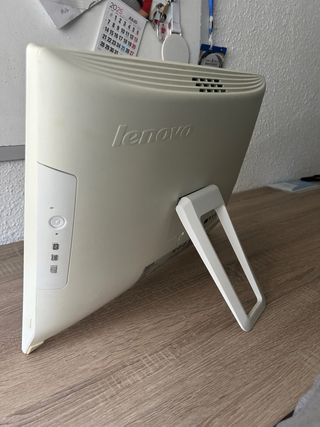 Pantalla Lenovo Beige/Blanca Precio negociable