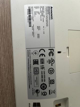 Pantalla Lenovo Beige/Blanca Precio negociable