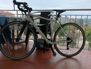 Bicicleta de carretera Van Rysel casi nueva