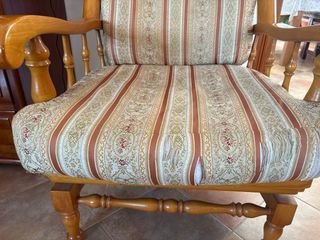 2 Sillones balancín de madera y tela 50€ cada uno