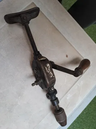 Taladro manual Berviqui