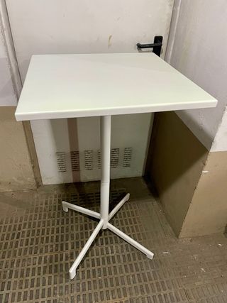 Mesa auxiliar plegable blanca