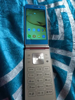 Samsung Galaxy Folder Beige