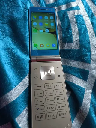 Samsung Galaxy Folder Beige