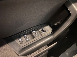 Volkswagen T-Roc R-LINE TDI 150cv. UN SOLO PROPIETARIO!!!!