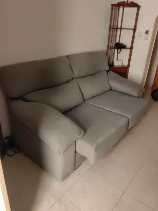 Sofá de tela gris